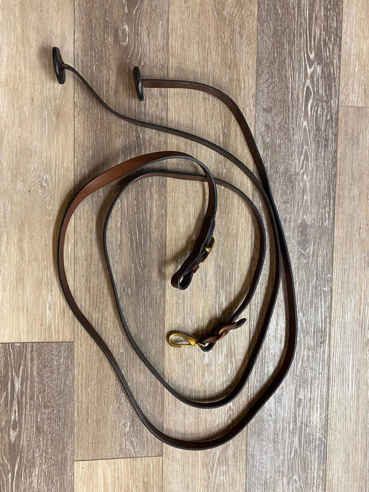 Consignment-Brown leads with stoppers