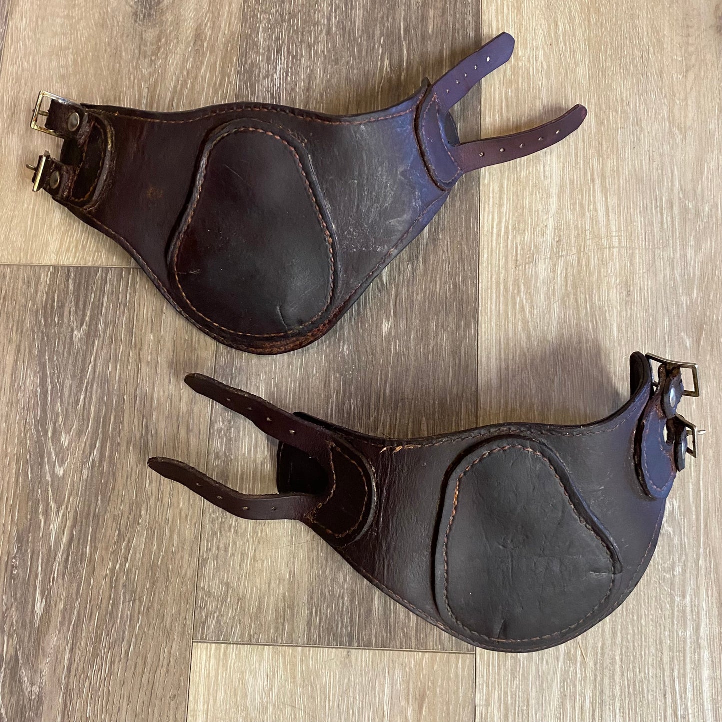 Consignment Leather Hind boots