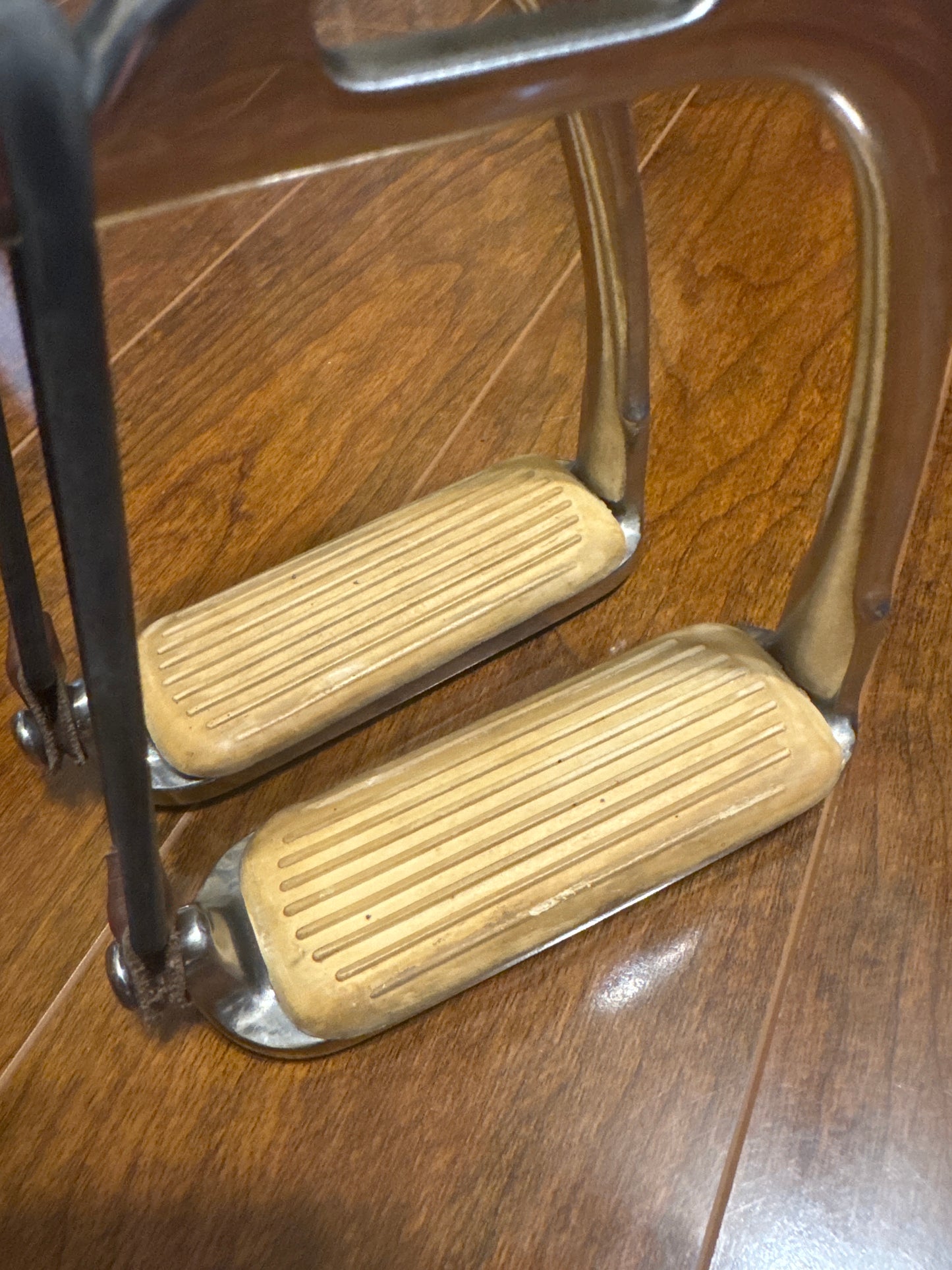 Metalab safety stirrups